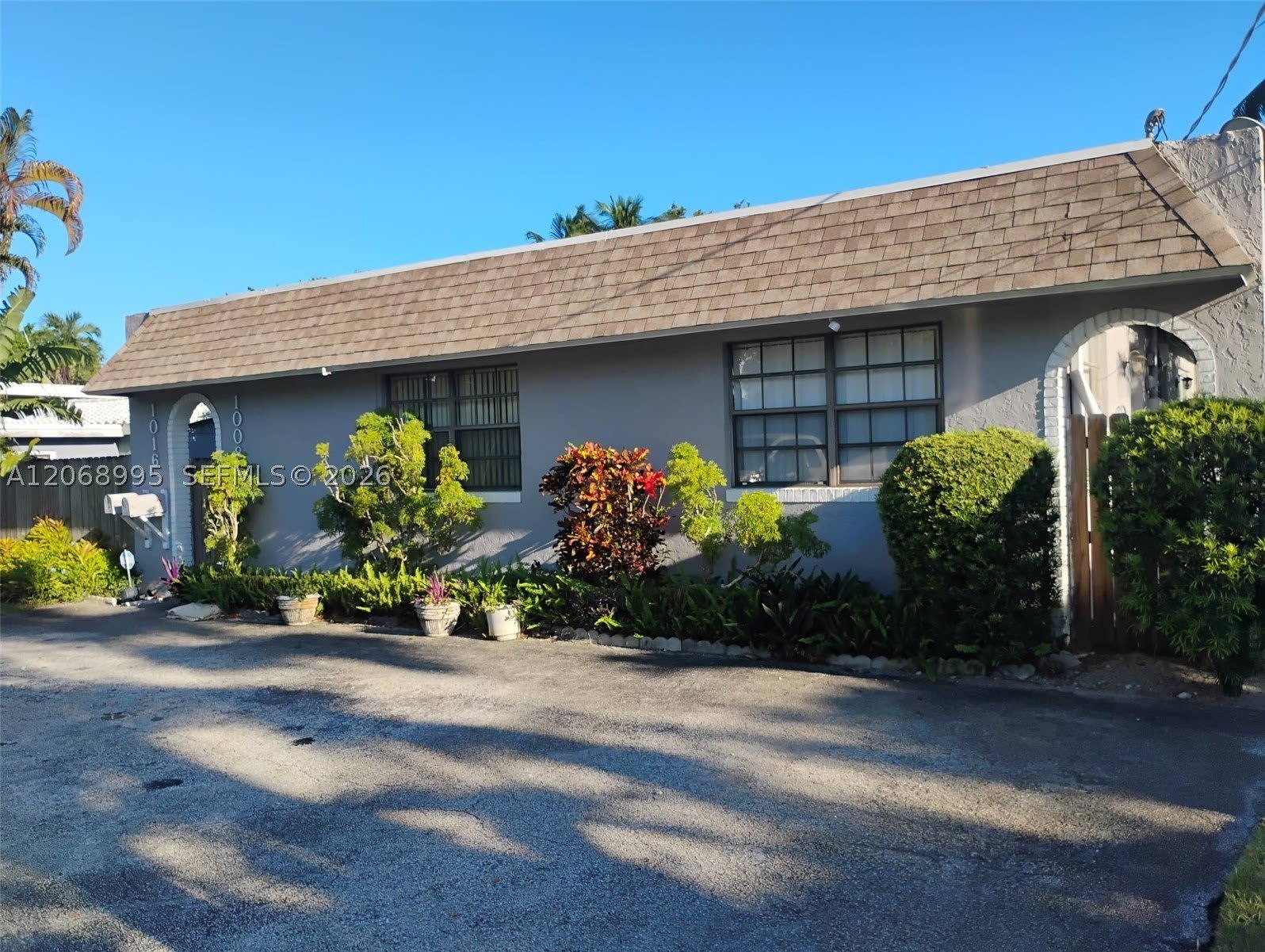 1008 NE 34th Ct – photo 1