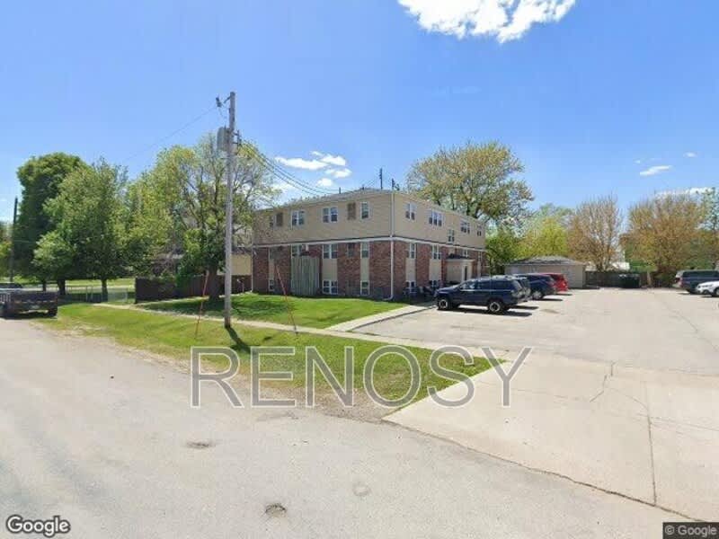 303 S Madison St – photo 1 of 13