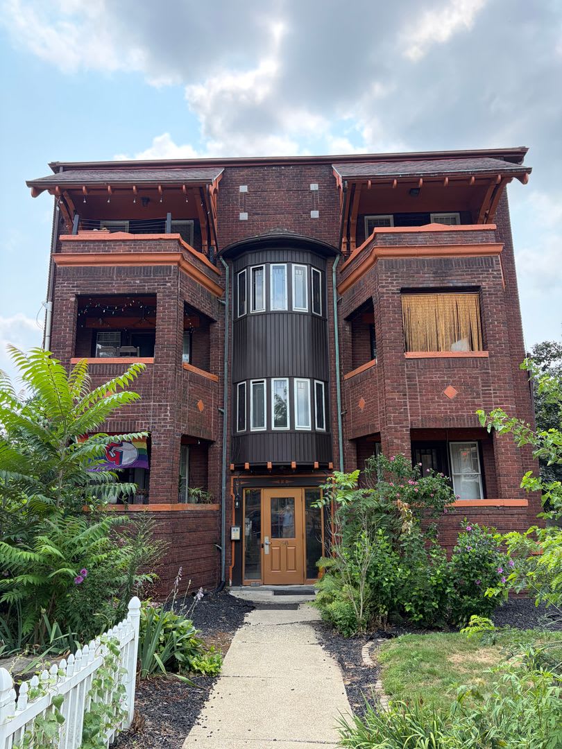 798 W Market St – photo 1