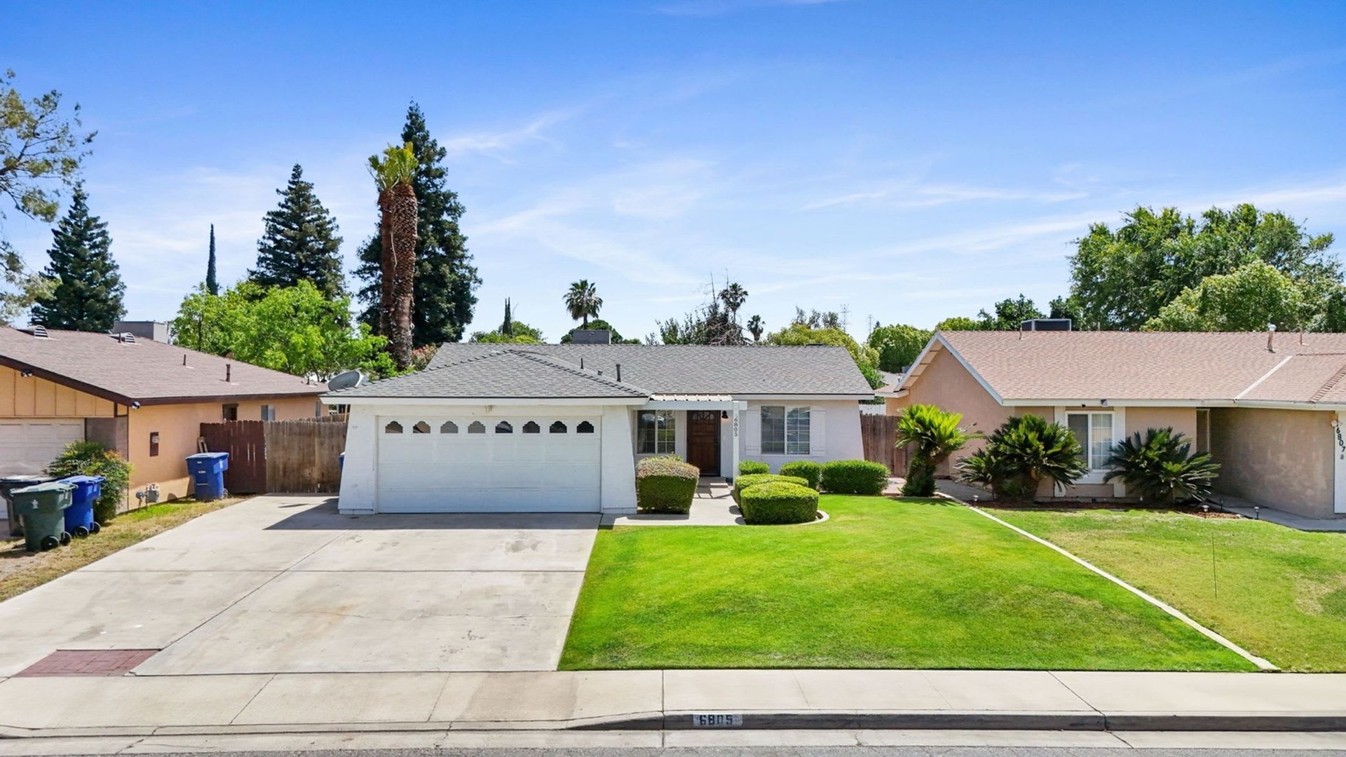 Charming 3BR House in Bakersfield – photo 1