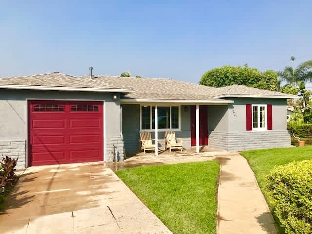 Beautifully Remolded Home in Oceanside – photo 1