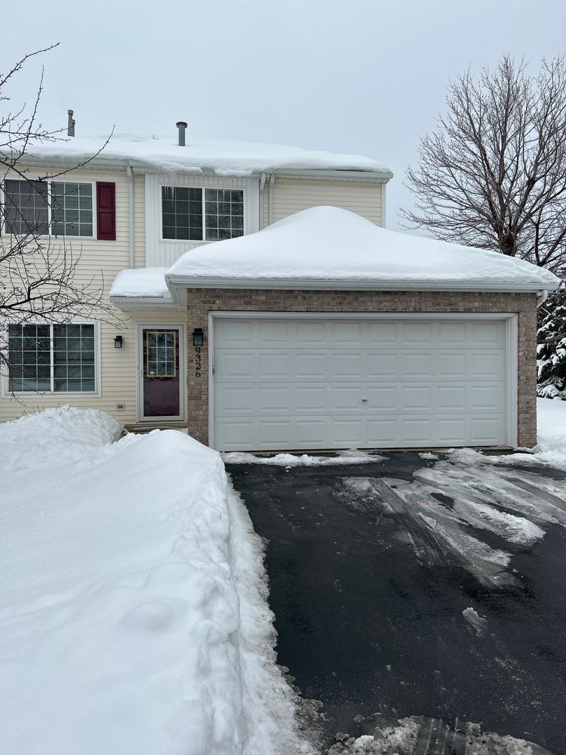 CHARMING 3 BEDROOMS 2 BATH TOWN HOUSE – photo 1