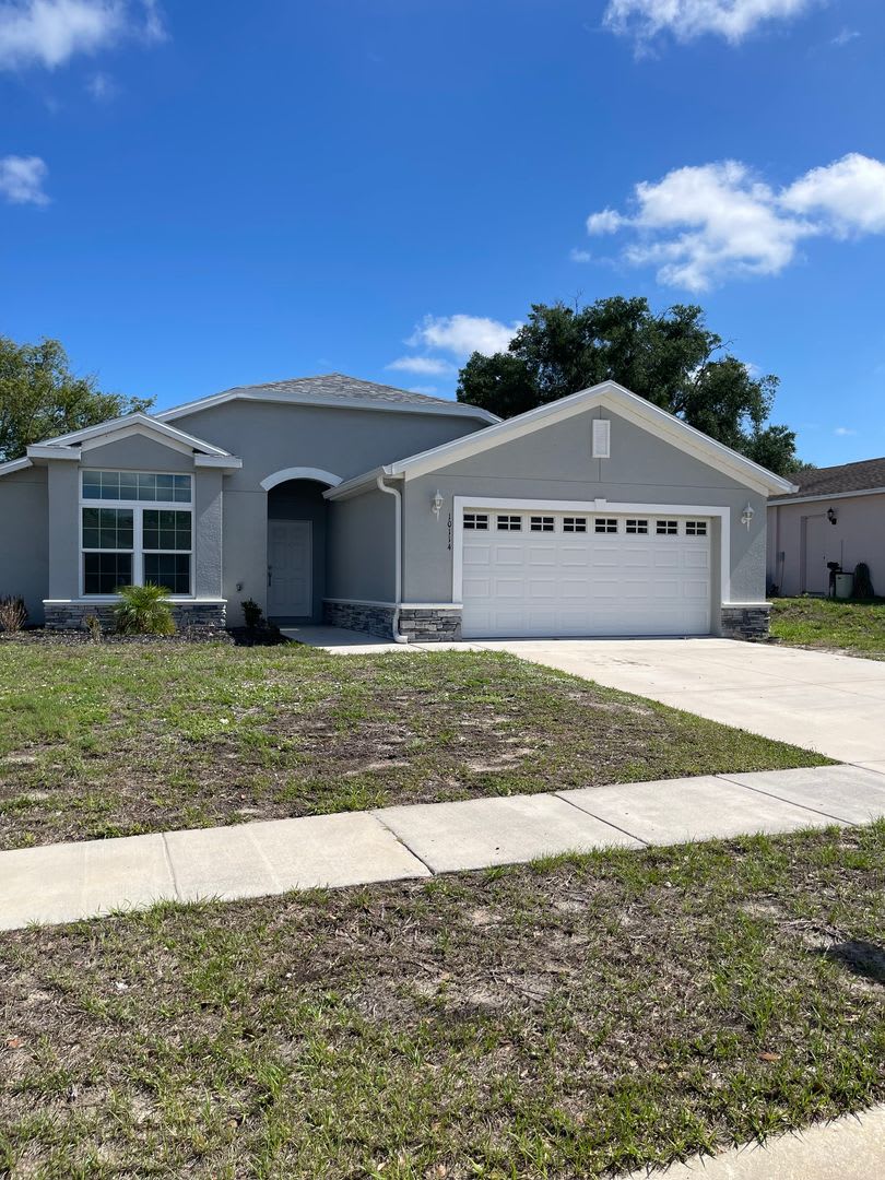 Spacious 3 bedroom, 2 bath, 2 car garage home located in Deed resticted community – photo 1