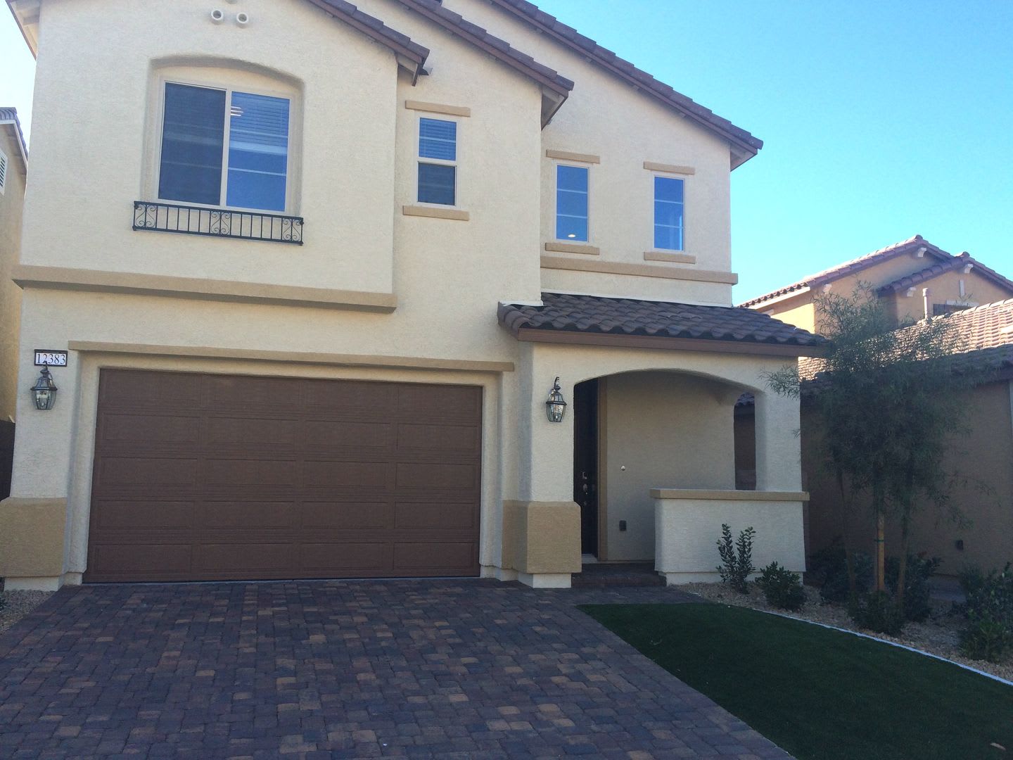 2 Master Suites With 2 Master Bathrooms 1 Upstairs 1 Downstairs 2 Laundry Areas Gated Community Of Southern Highland – photo 1