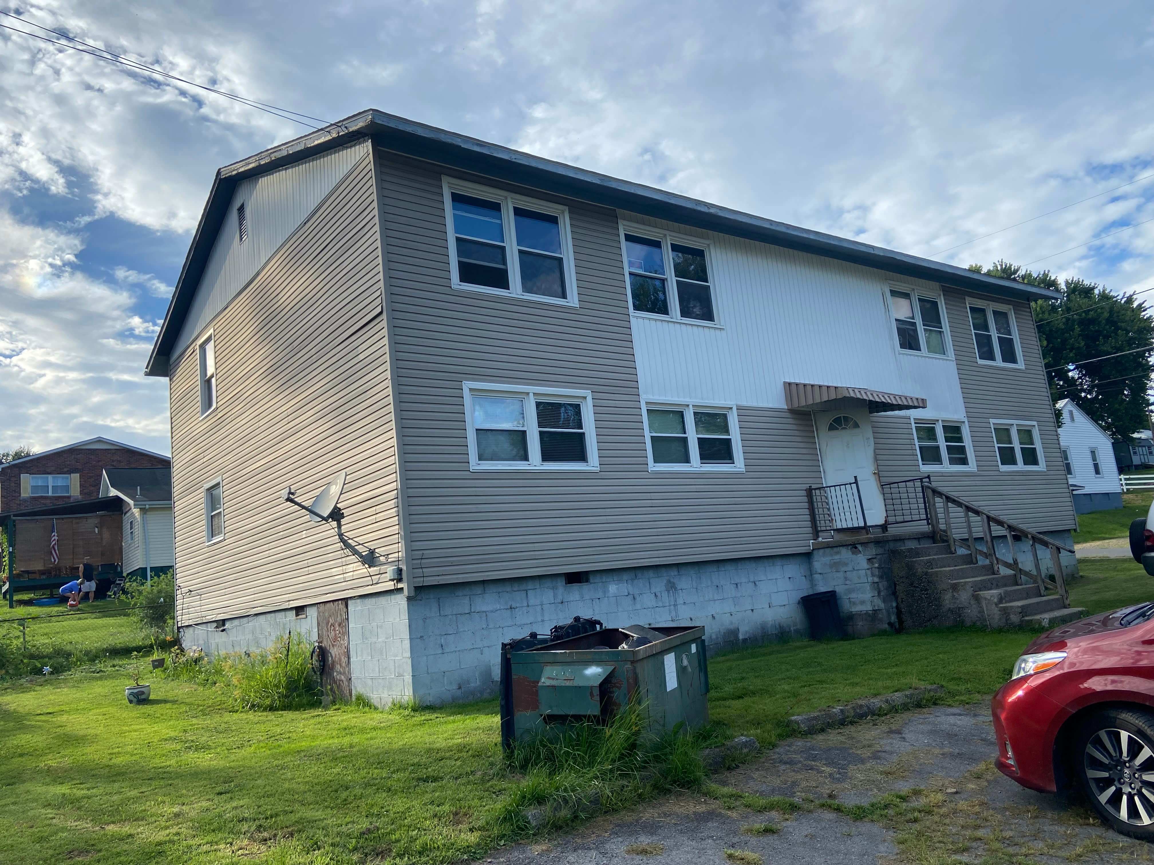 221 Rogers St – photo 1 of 8