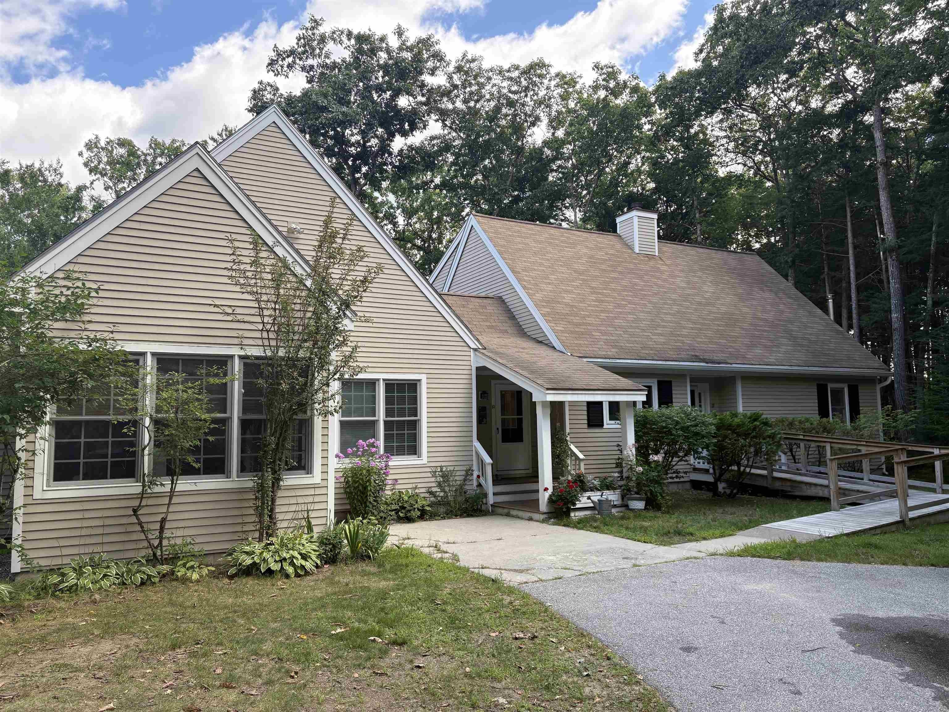 19 Cross Country Lane – photo 1