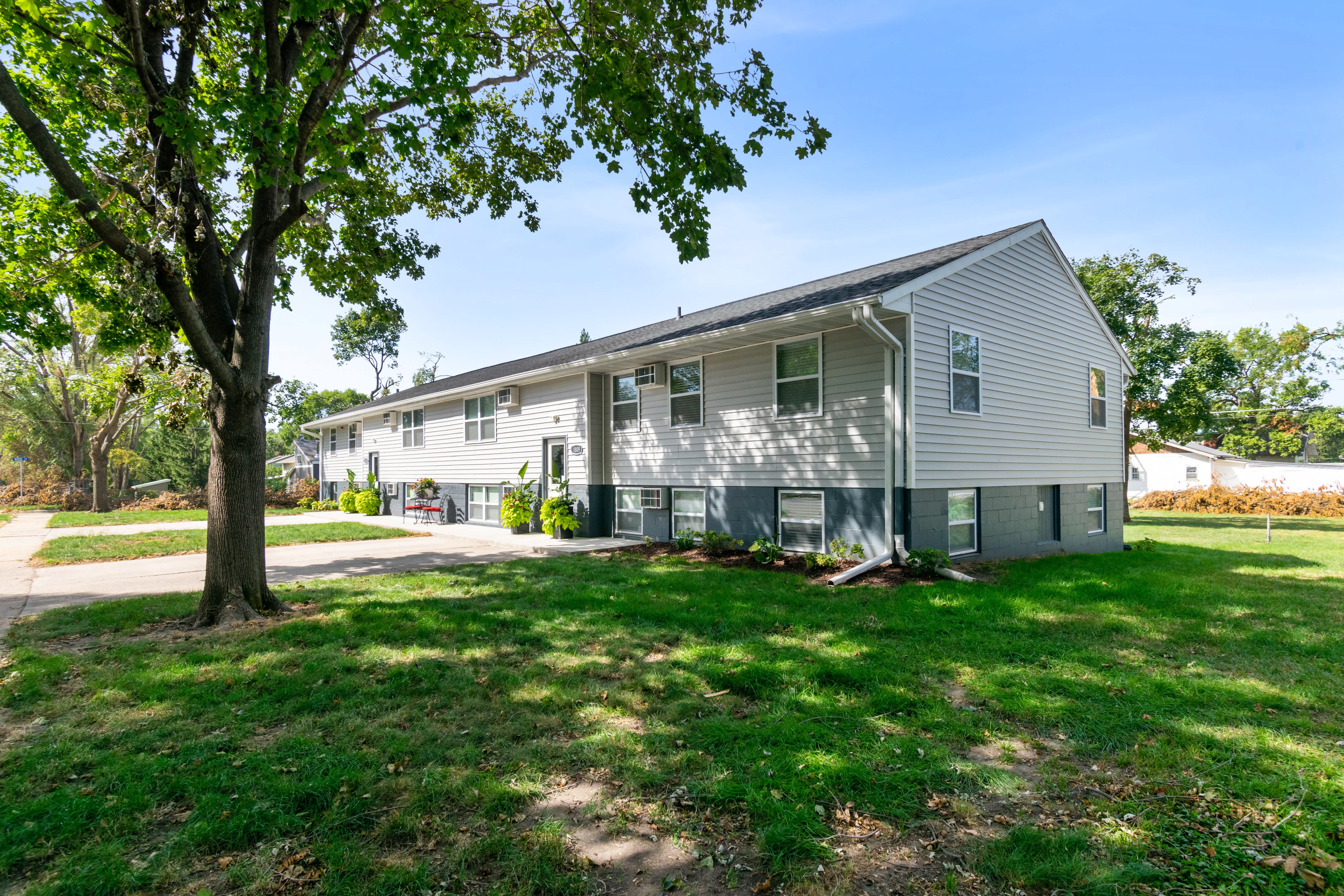 1805 West 4th Street – photo 1 of 15