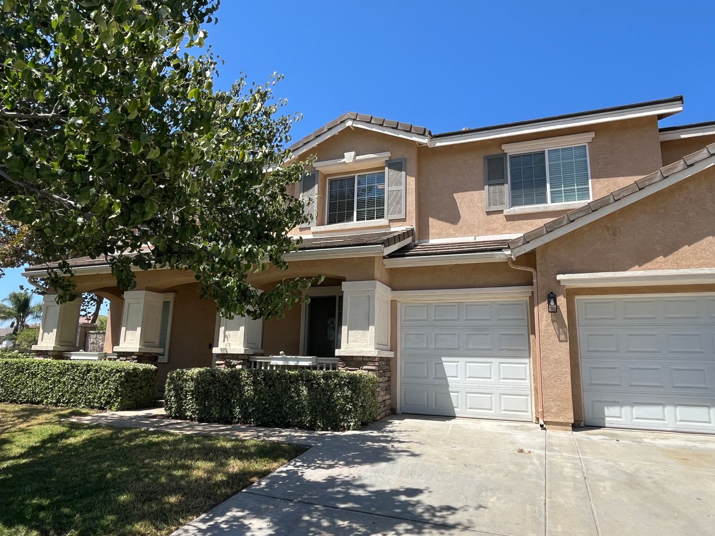 Spacious 5 Bedroom/3 Bath Home in Eastvale. – photo 1 of 26