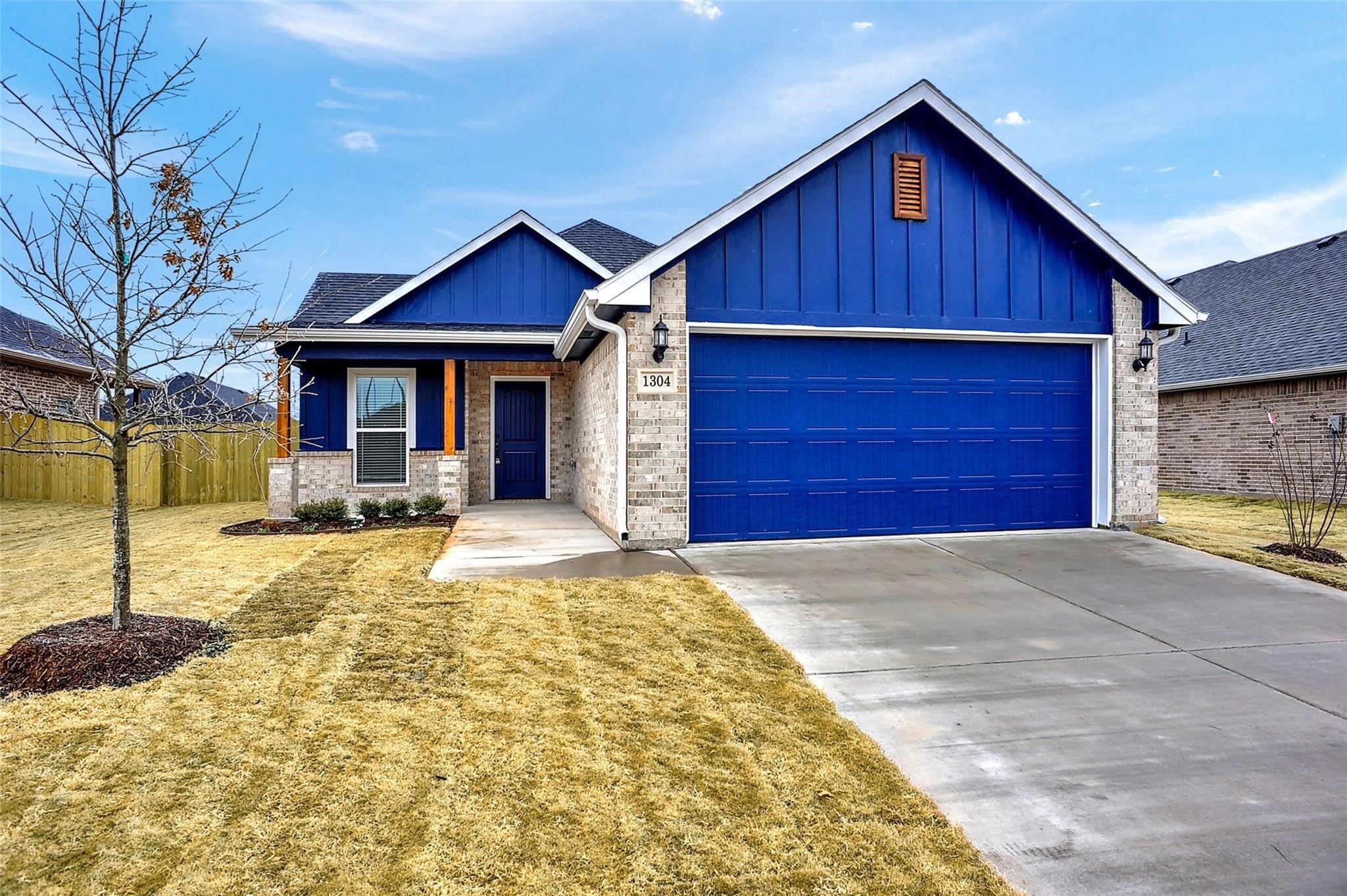 1304 Saratoga Drive – photo 1