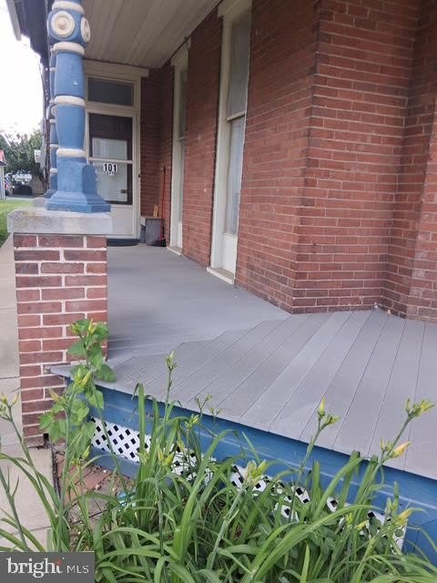 10 RAILROAD Avenue – photo 1 of 11