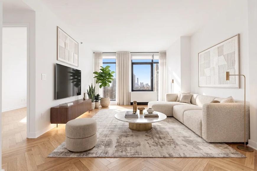 49 East 34th Street – photo 1 of 9