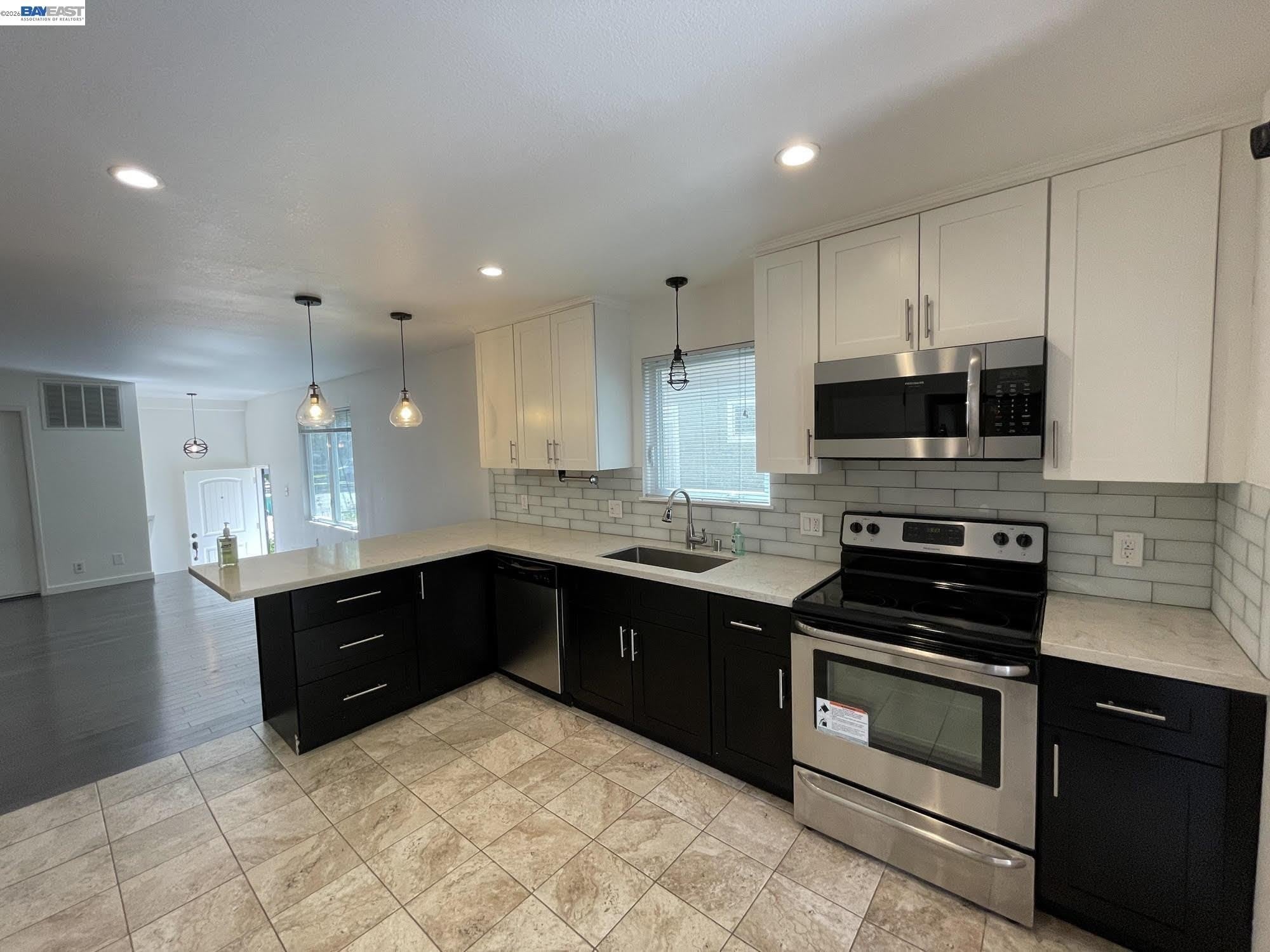 808 14th St – photo 1 of 17