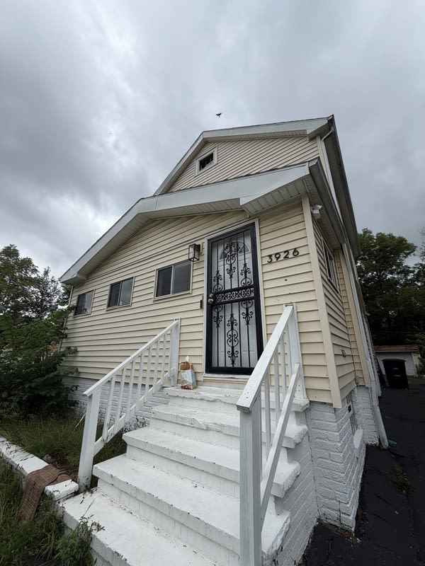 3926 East 121st Street – photo 1