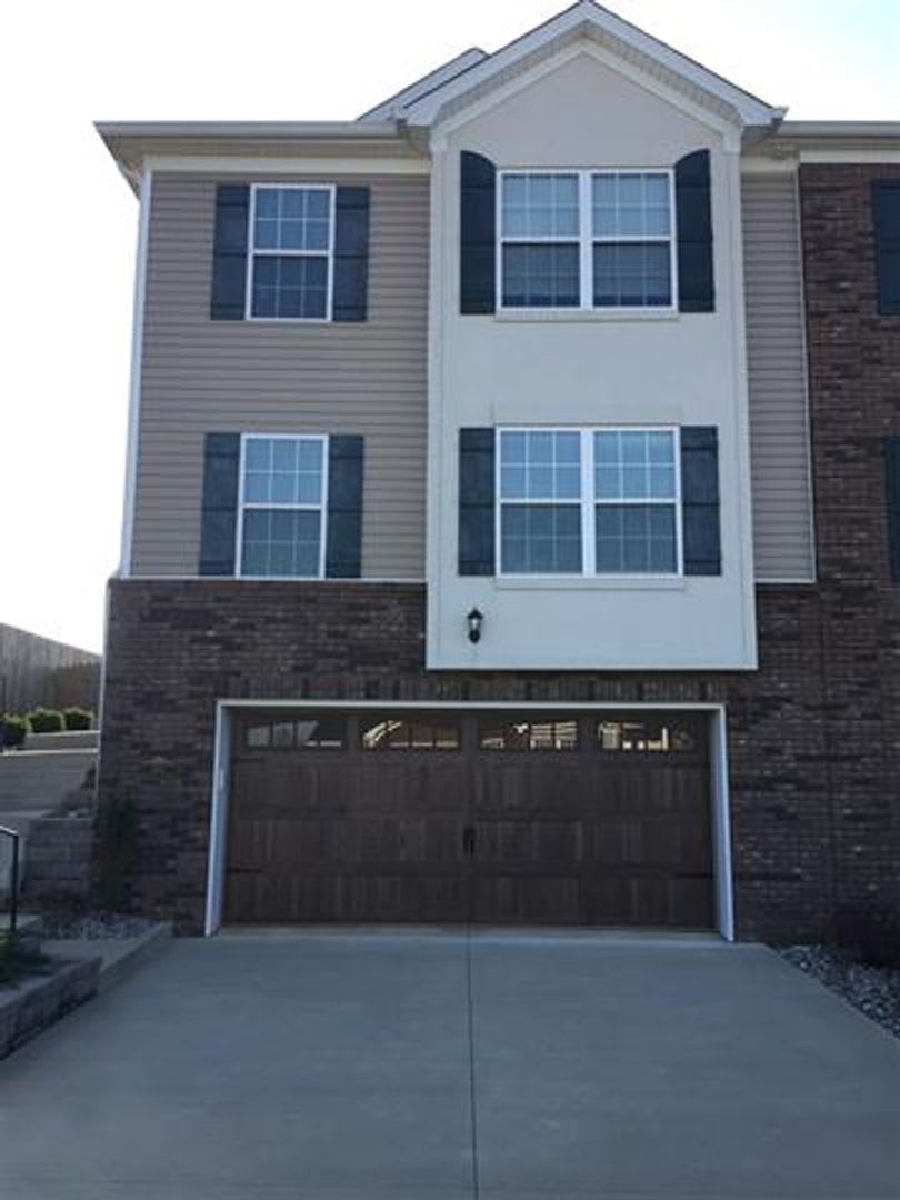 160 Vineland Parkway