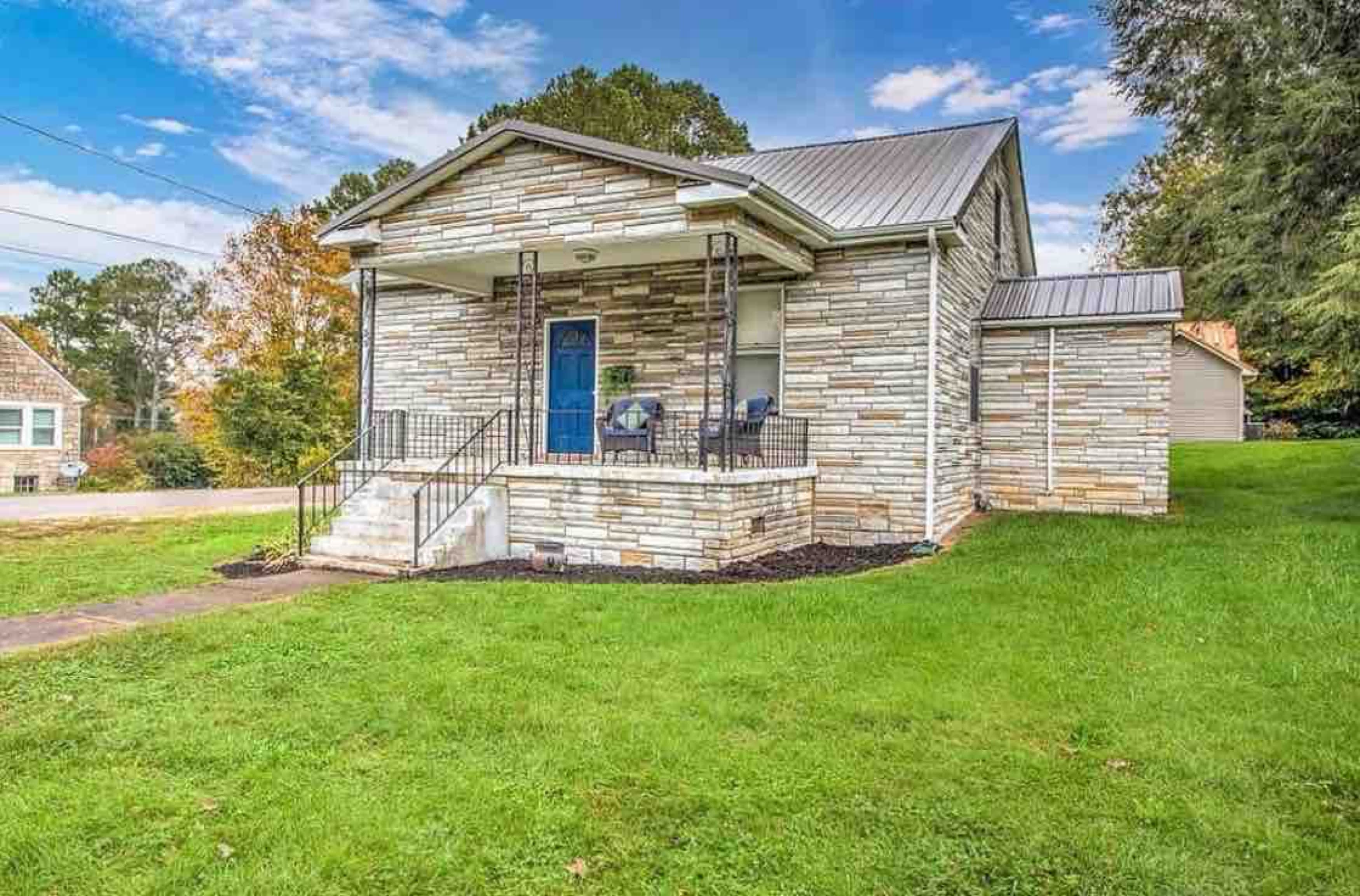 912 North Price Street – photo 1 of 17