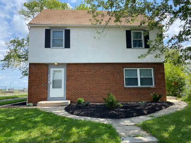 136 North Everett Avenue – photo 1