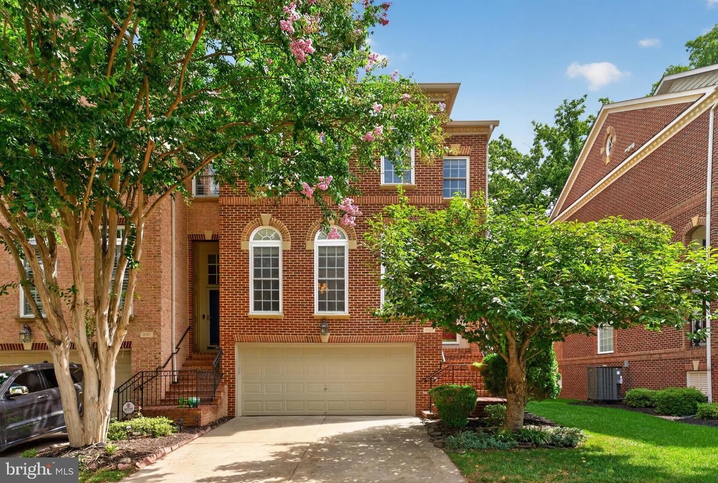 9199 POINT REPLETE DR – photo 1 of 30