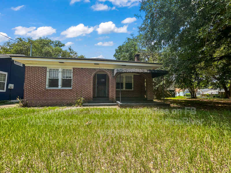 811 Broxton St – photo 1