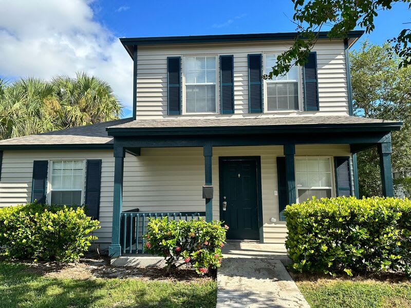701 4th St – photo 1