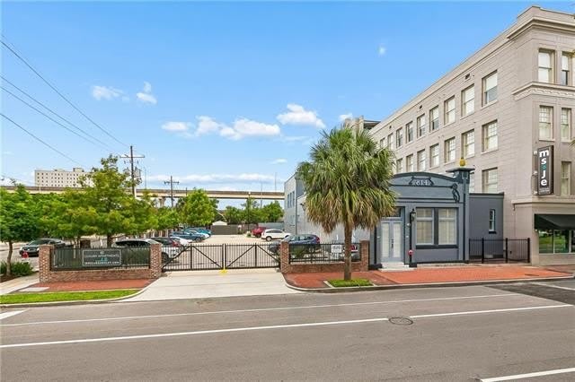 814 HOWARD Avenue – photo 1