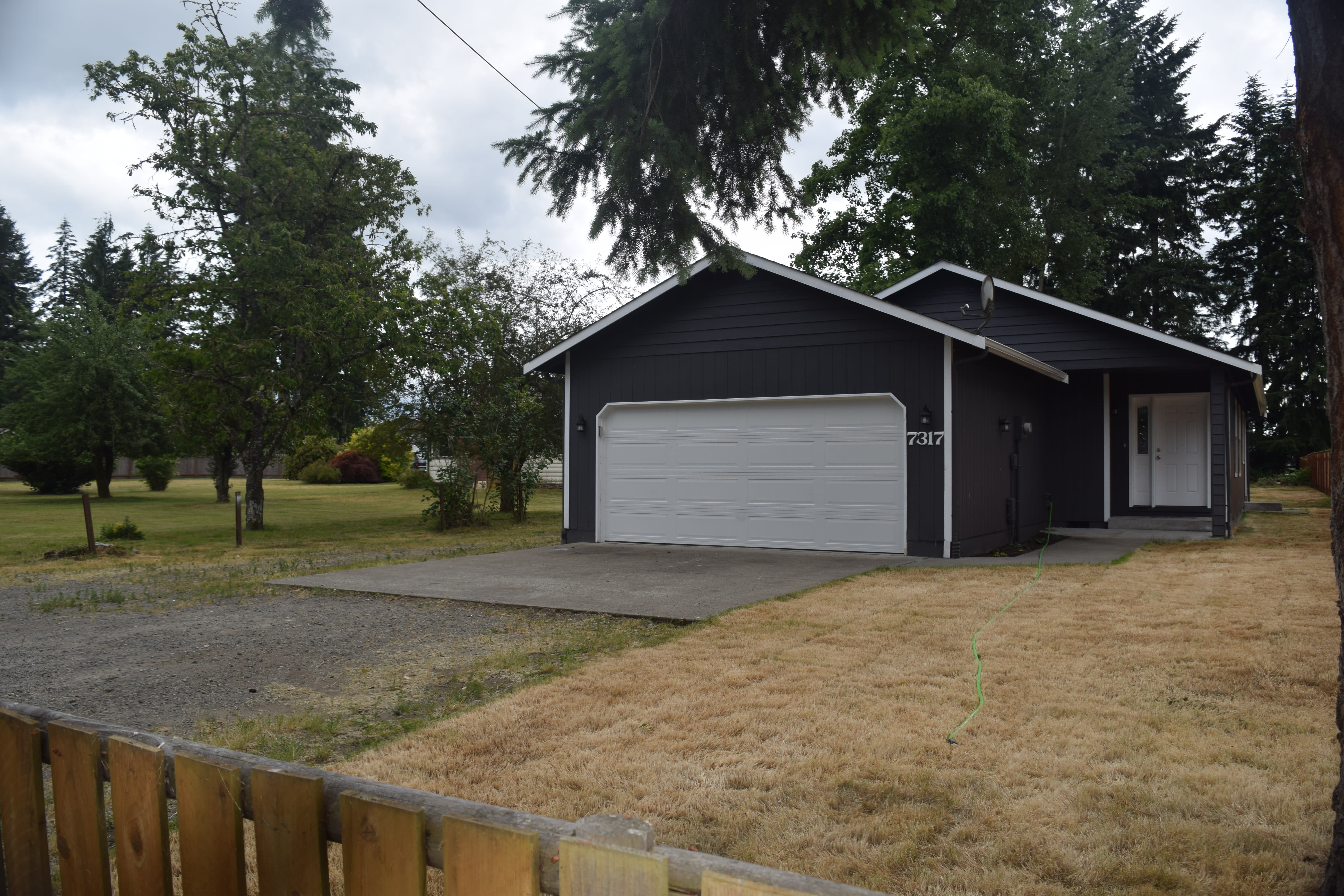 7317 Fair Oaks Rd Se – photo 1 of 233