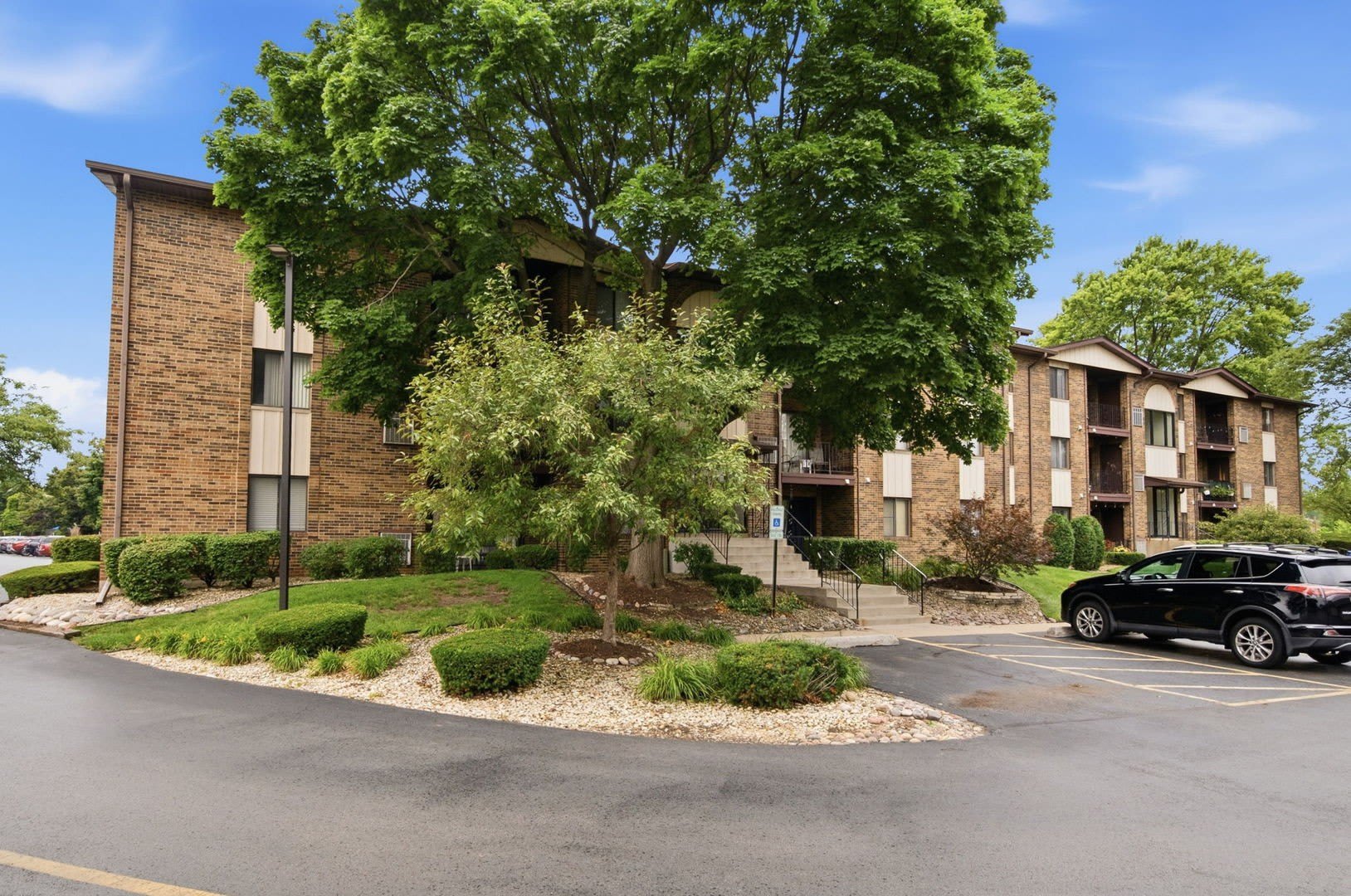 13913 Laramie Avenue – photo 1 of 16