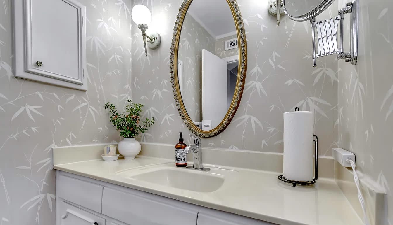 5025 Wayneland Dr Apt D12 – photo 1 of 114