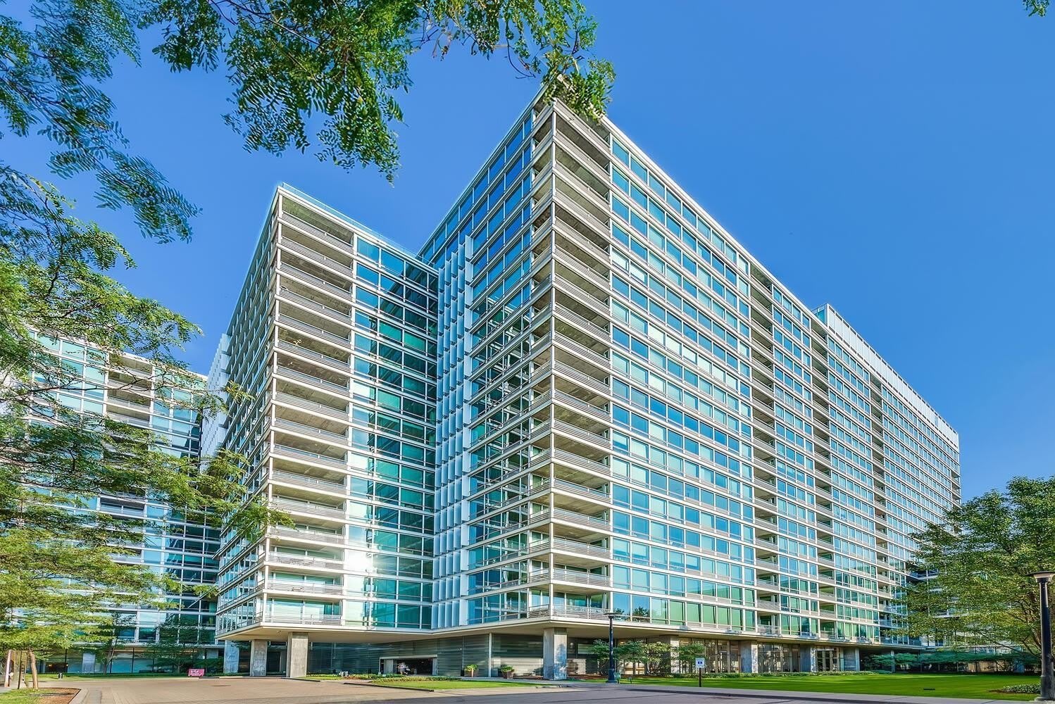 9715 Woods Drive – photo 1