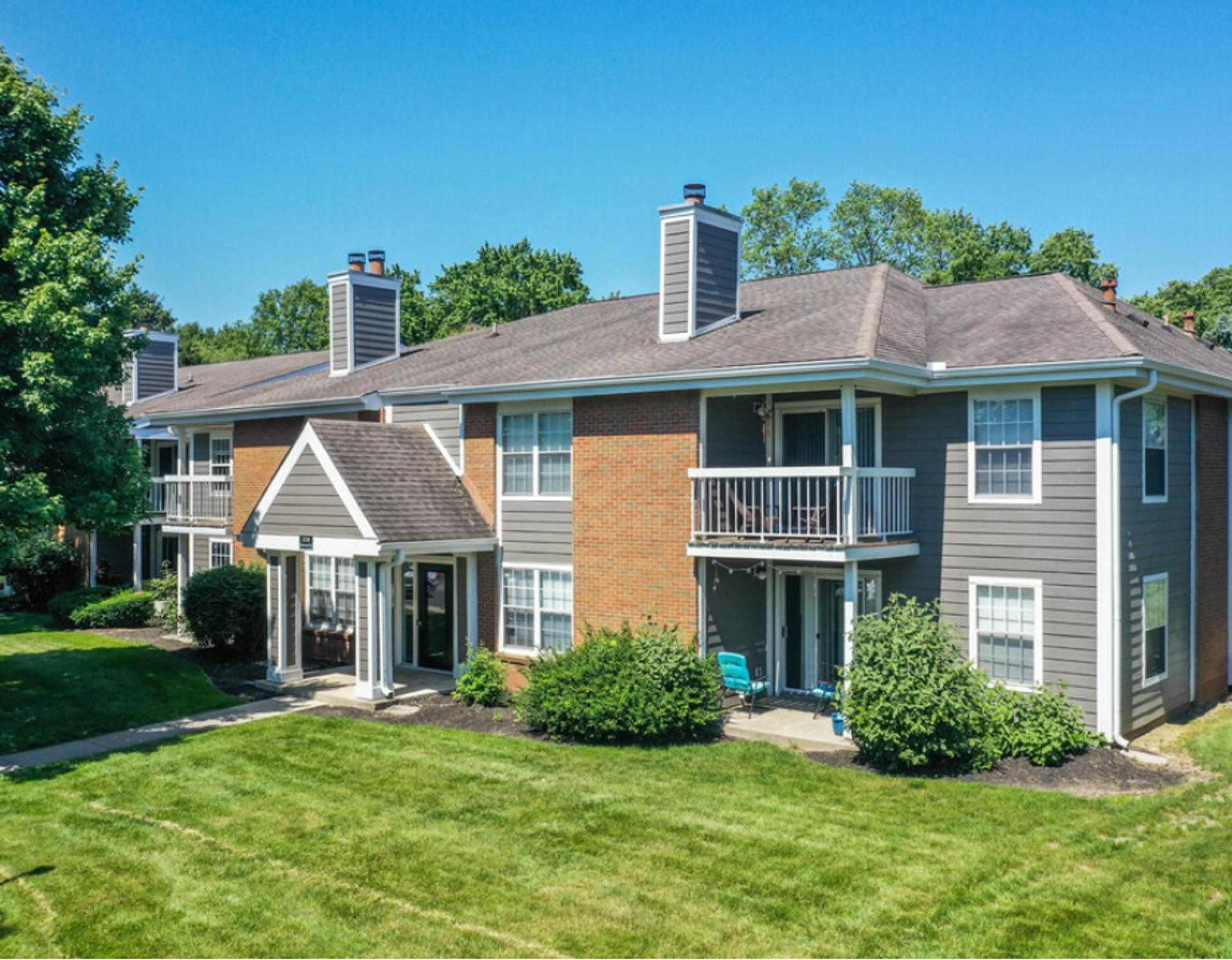 Spacious 2 Bed, 2 Bath with Convenient Commute! – photo 1 of 24