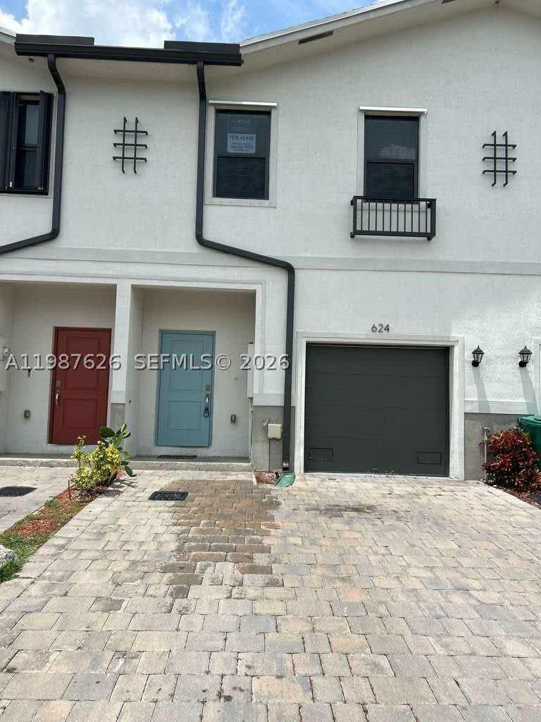 624 SW 12th St – photo 1 of 15