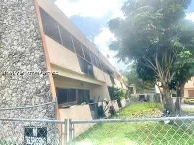 400 NE 18th Ave – photo 1