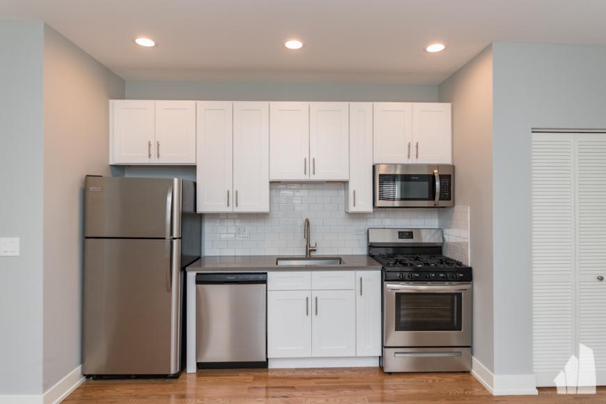 522 W Cornelia Ave – photo 1
