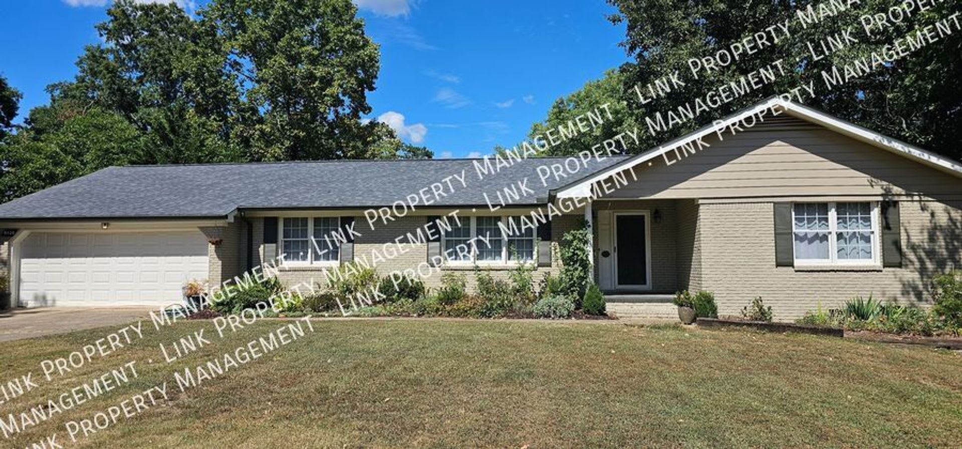 Coming November Beautiful Large Home With Renovated 3 2 East Brainerd With Garage And Big Fenced In Back Yard – photo 1 of 65