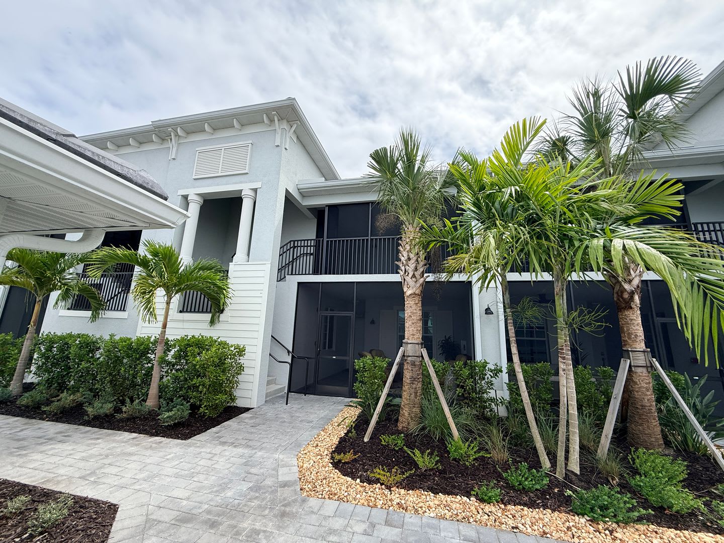 Beautifully Furnished Second Floor Coach Home In The New Webb S Reserve Golf Country Club Golf Transfer Available – photo 1