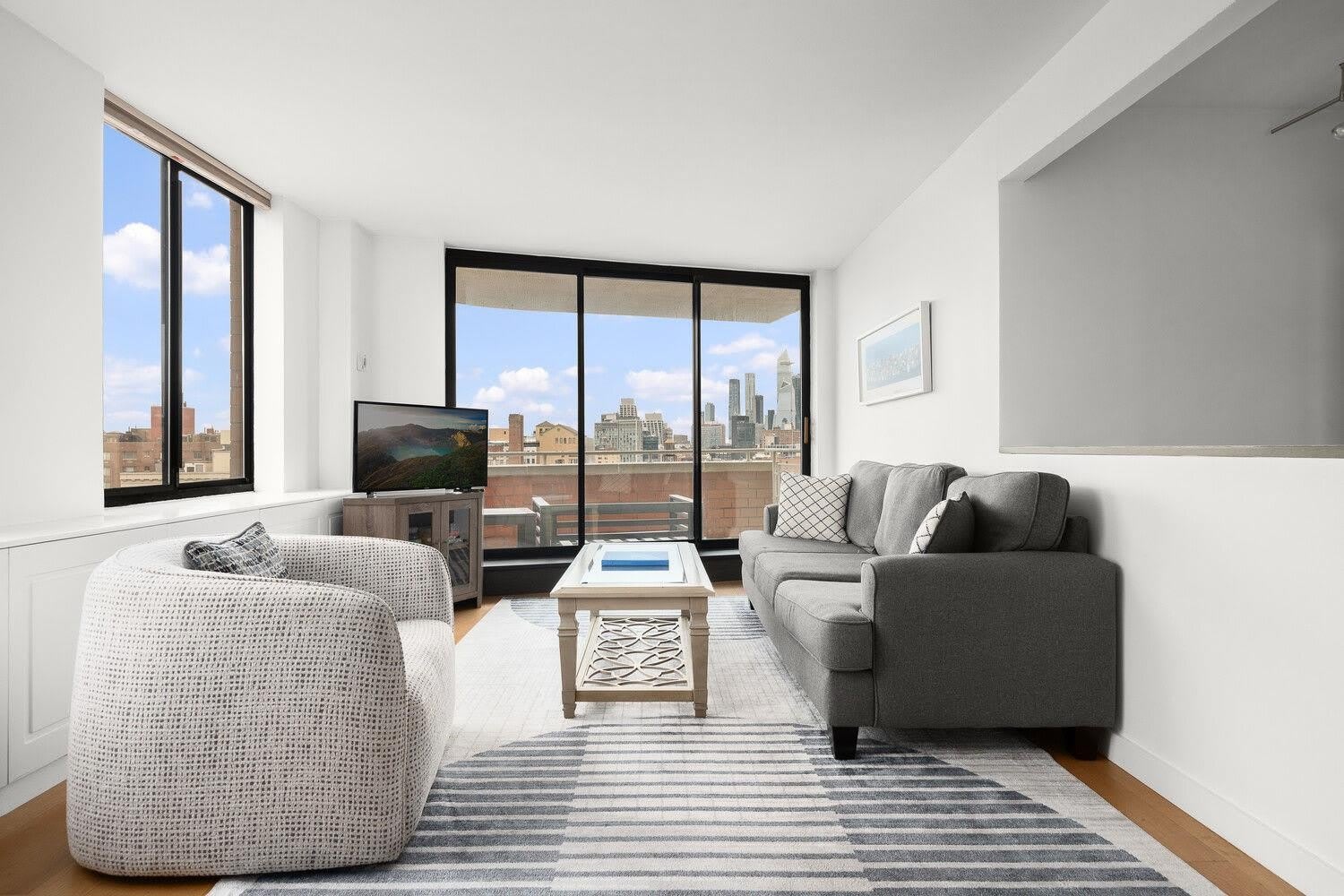 140 CHARLES Street – photo 1
