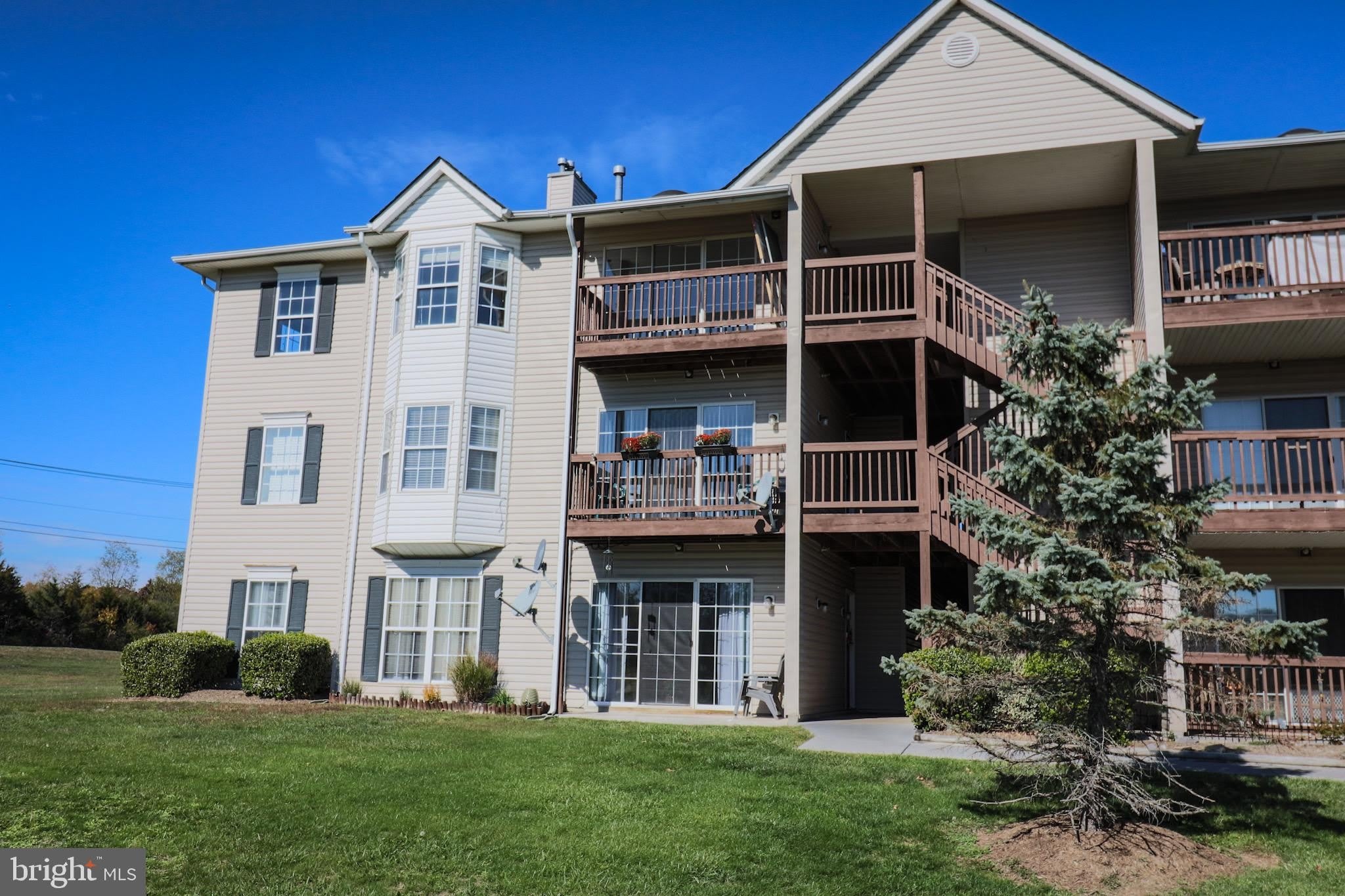 94-12 CHINKAPIN Drive – photo 1