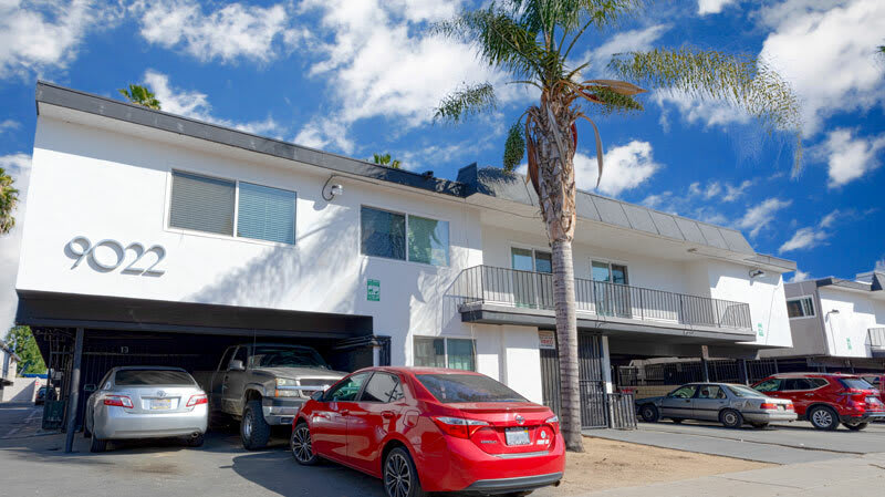 9014 Orion Avenue – photo 1