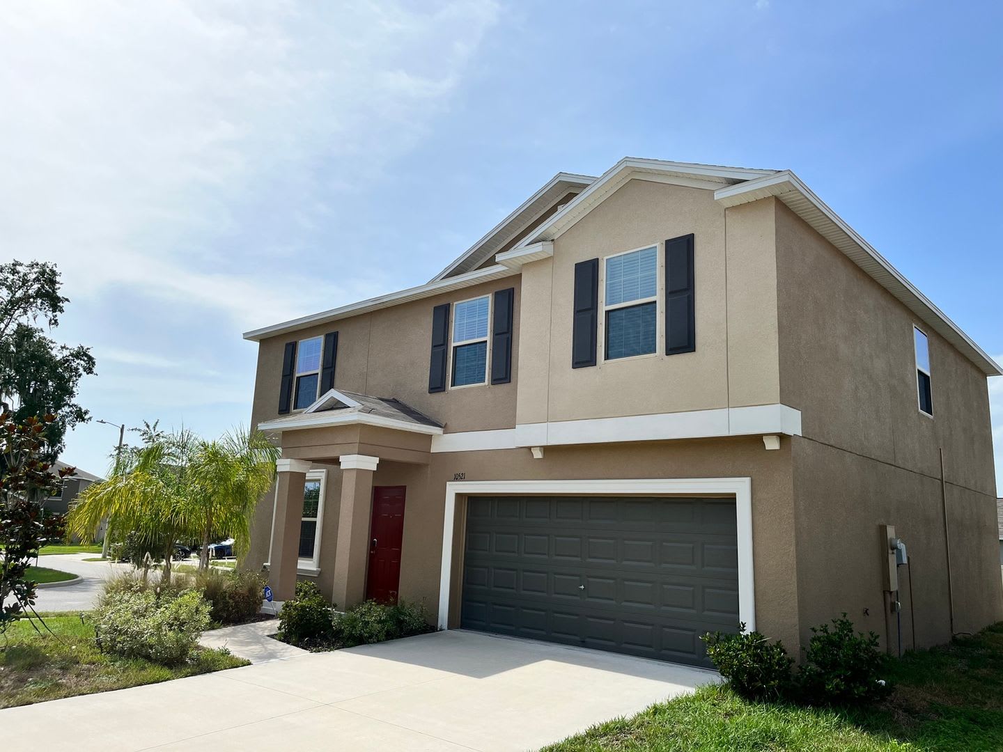 Spacious 4BR House in Riverview – photo 1