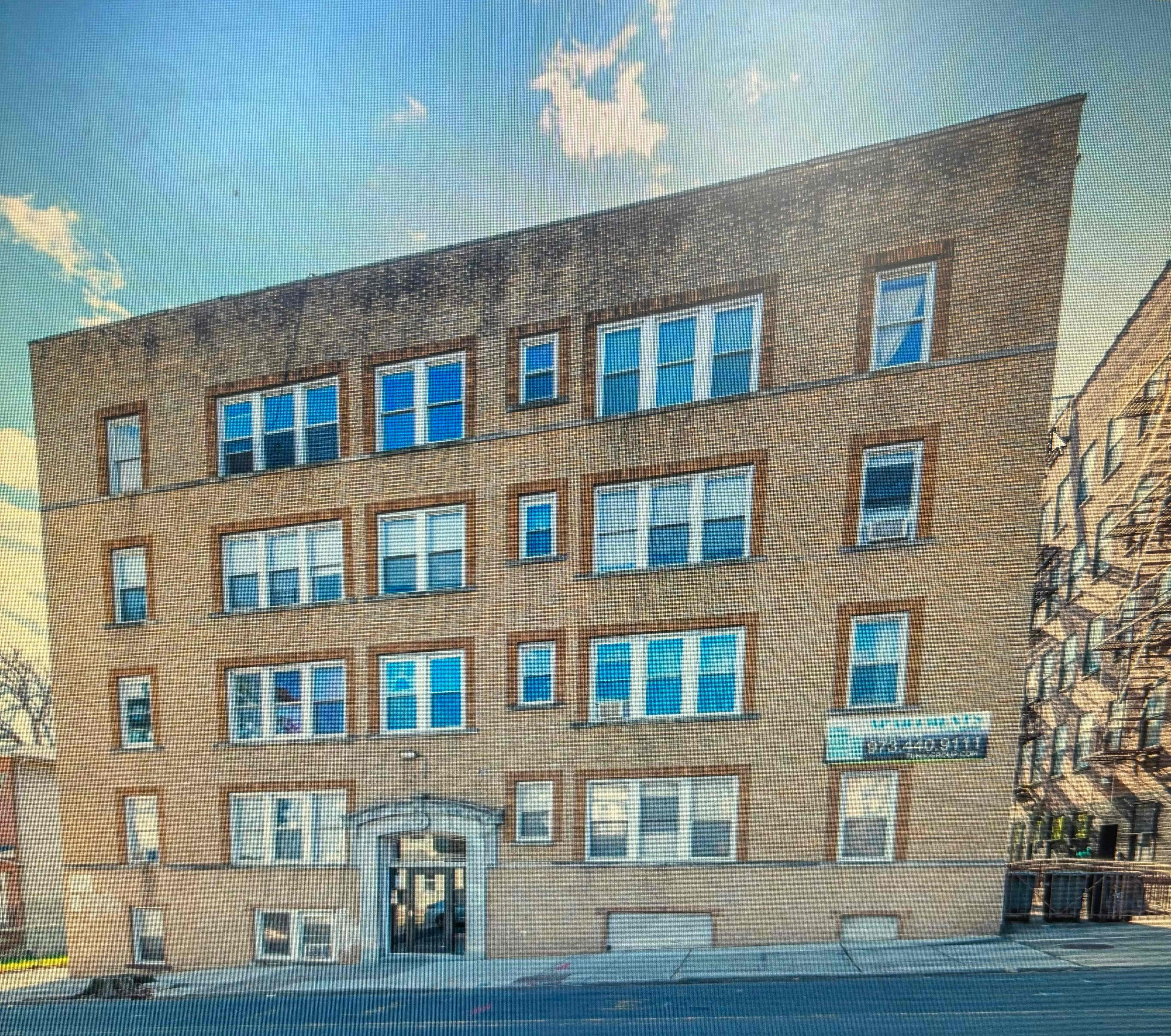 317 William St – photo 1