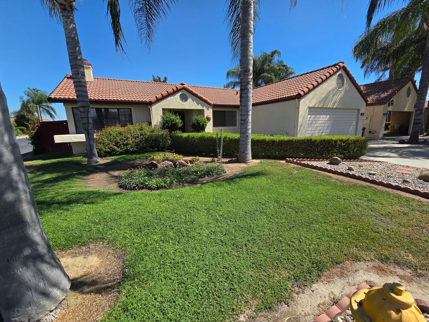 Beautiful 3 Bedroom 2 Bath Home in Gated Community – photo 1