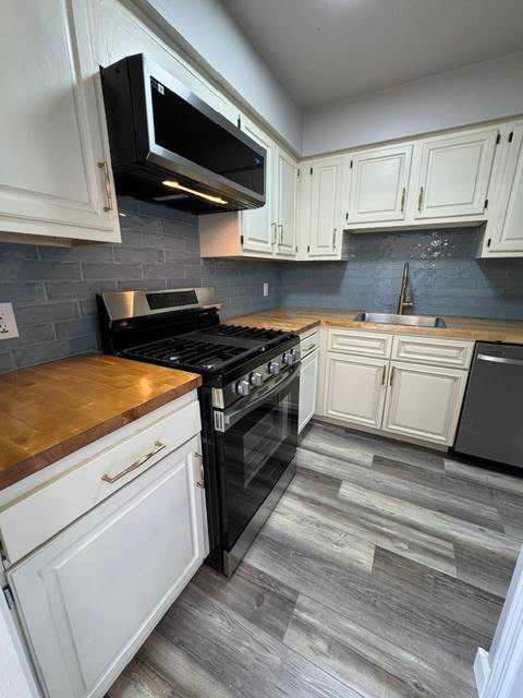 209 North Ford Street – photo 1 of 11