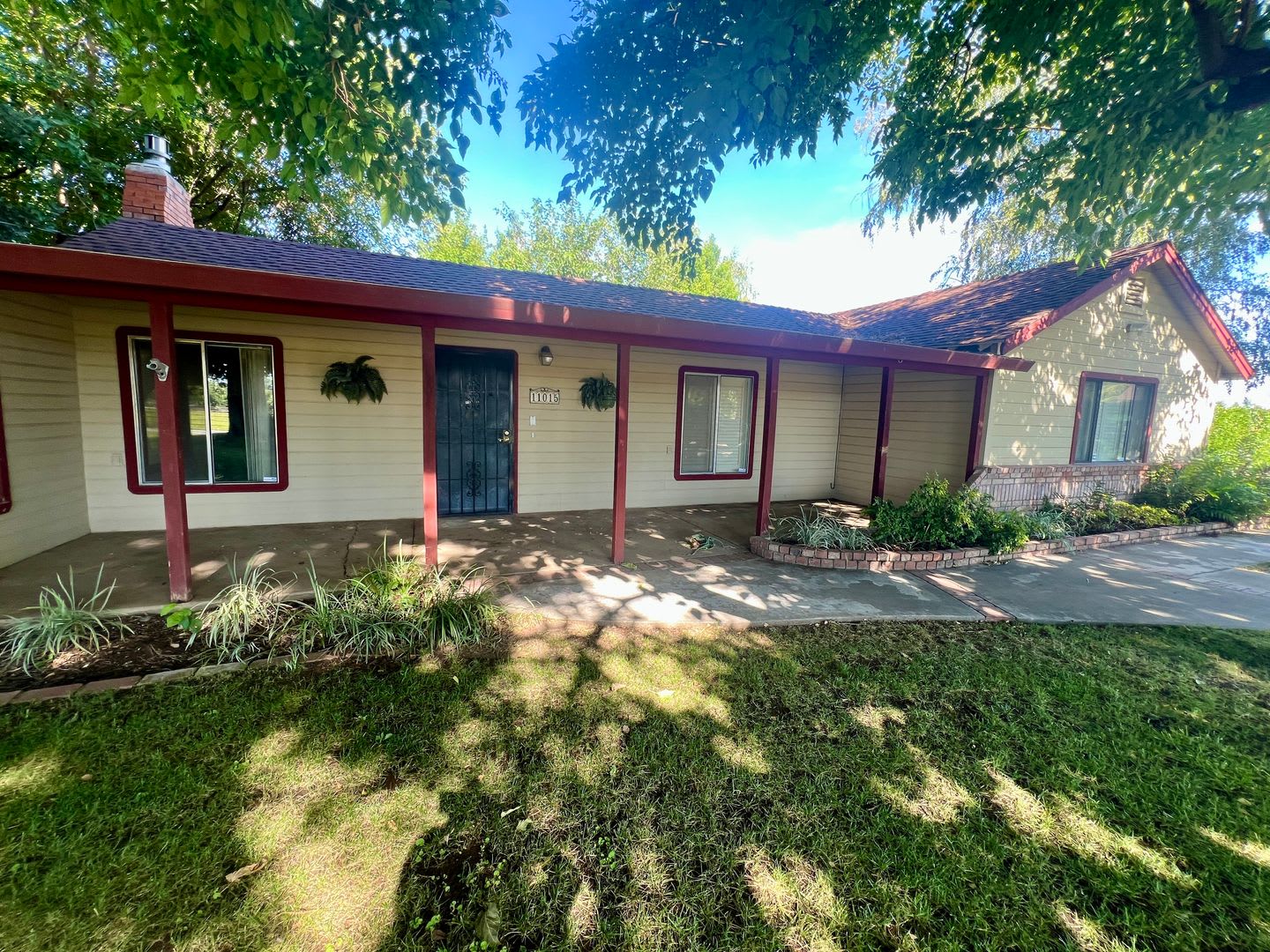 1 Bedroom 1 Bath House &amp; Granny Unit – photo 1 of 21