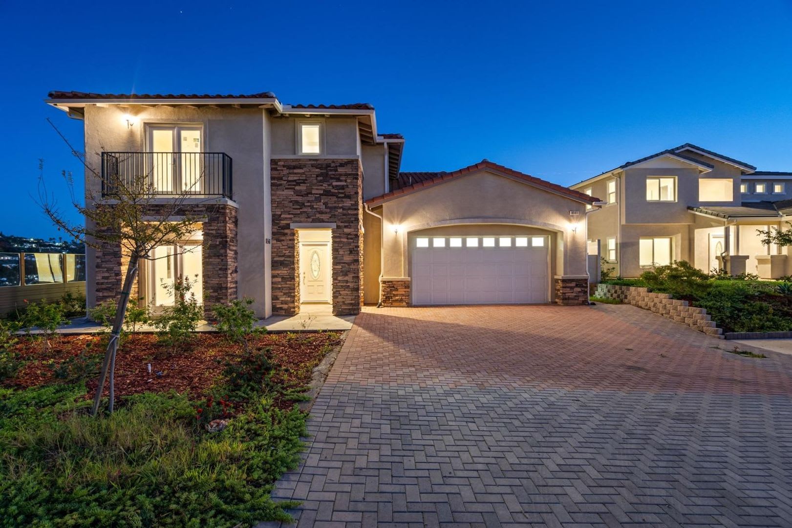 5 Bedroom House With View – photo 1 of 99