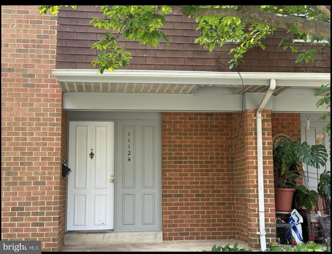 11124 OAK LEAF Drive – photo 1 of 32