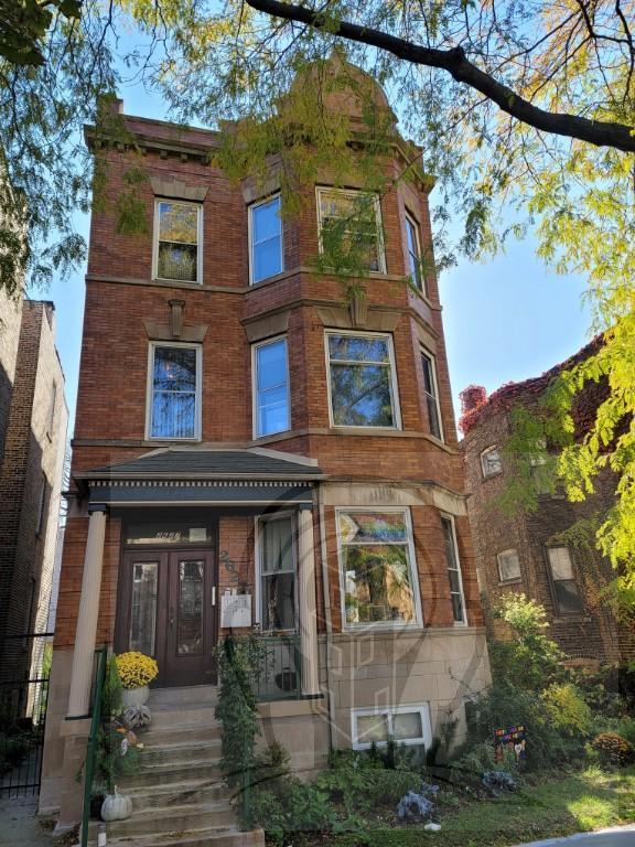 2627 W WALTON ST. – photo 1
