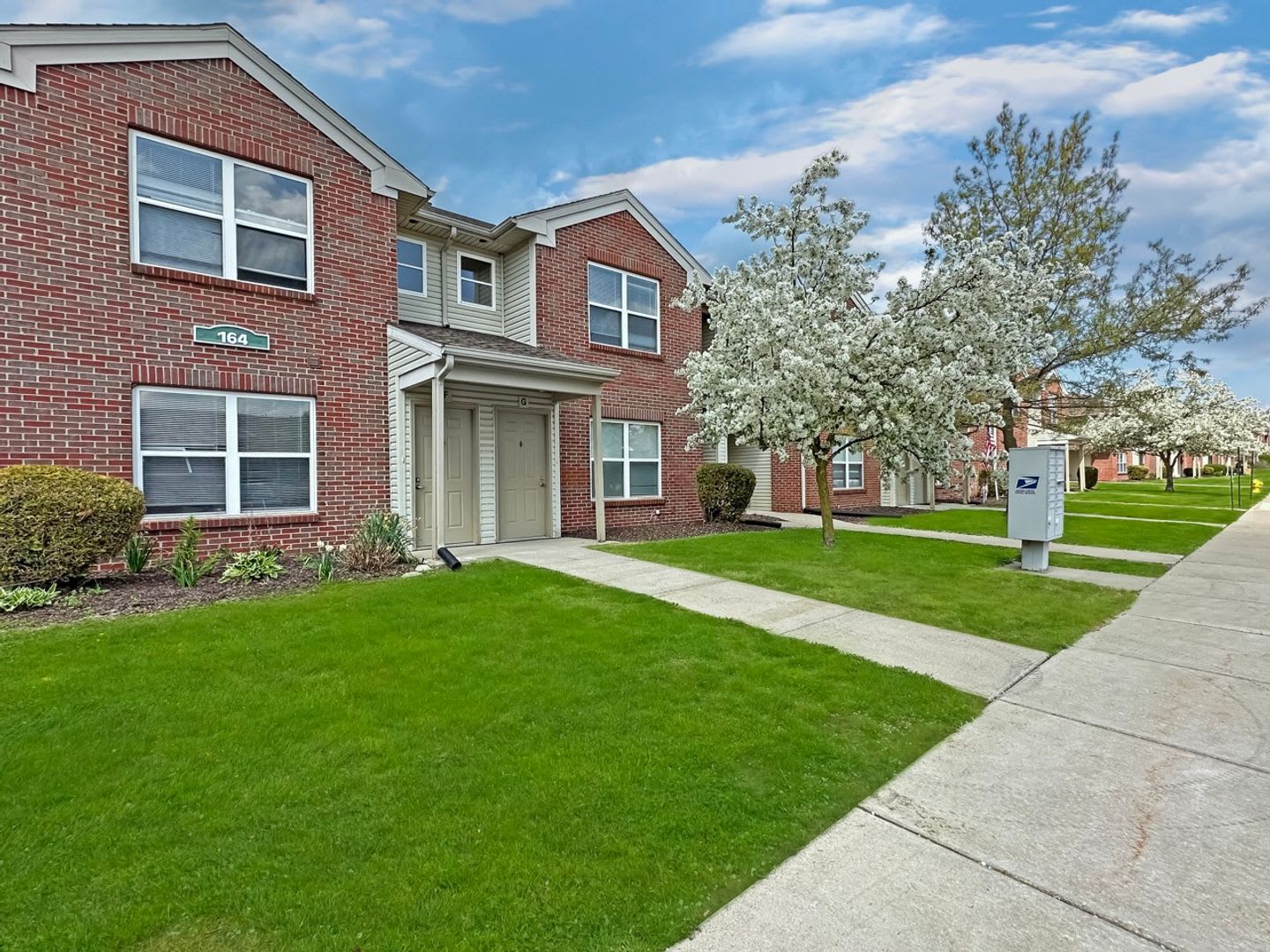 Adrian College Less Than 2 Miles Away Sand Creek 1 Bedroom Rent 999 Month – photo 1 of 24