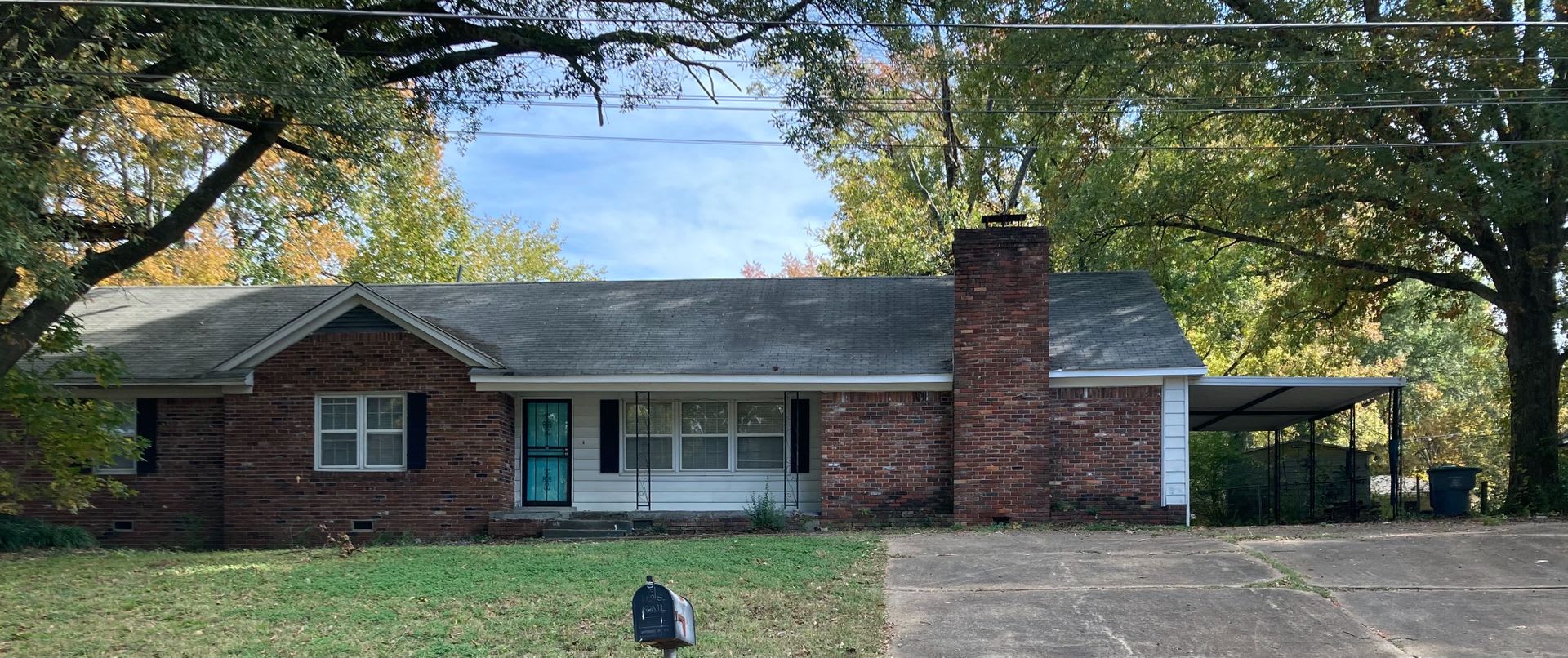 4 Success Now Offering This 3 Bedroom 2Bath Home With An Open Floor Plan Renovated Bathrooms And Lvp Throughout – photo 1