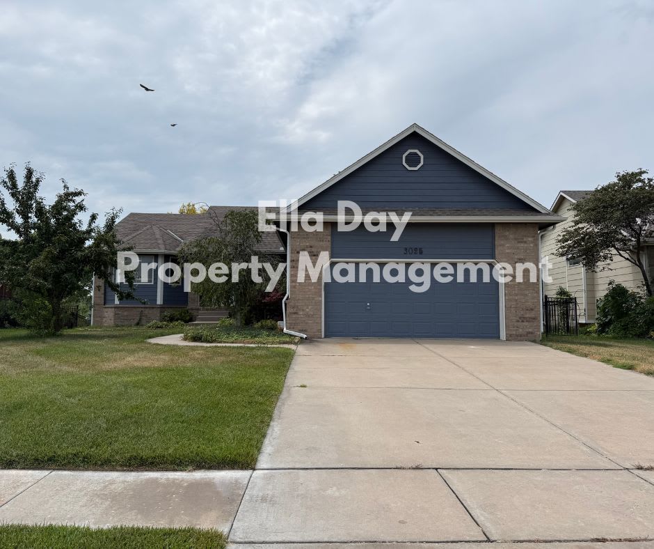 3025 Triple Creek Drive – photo 1 of 10