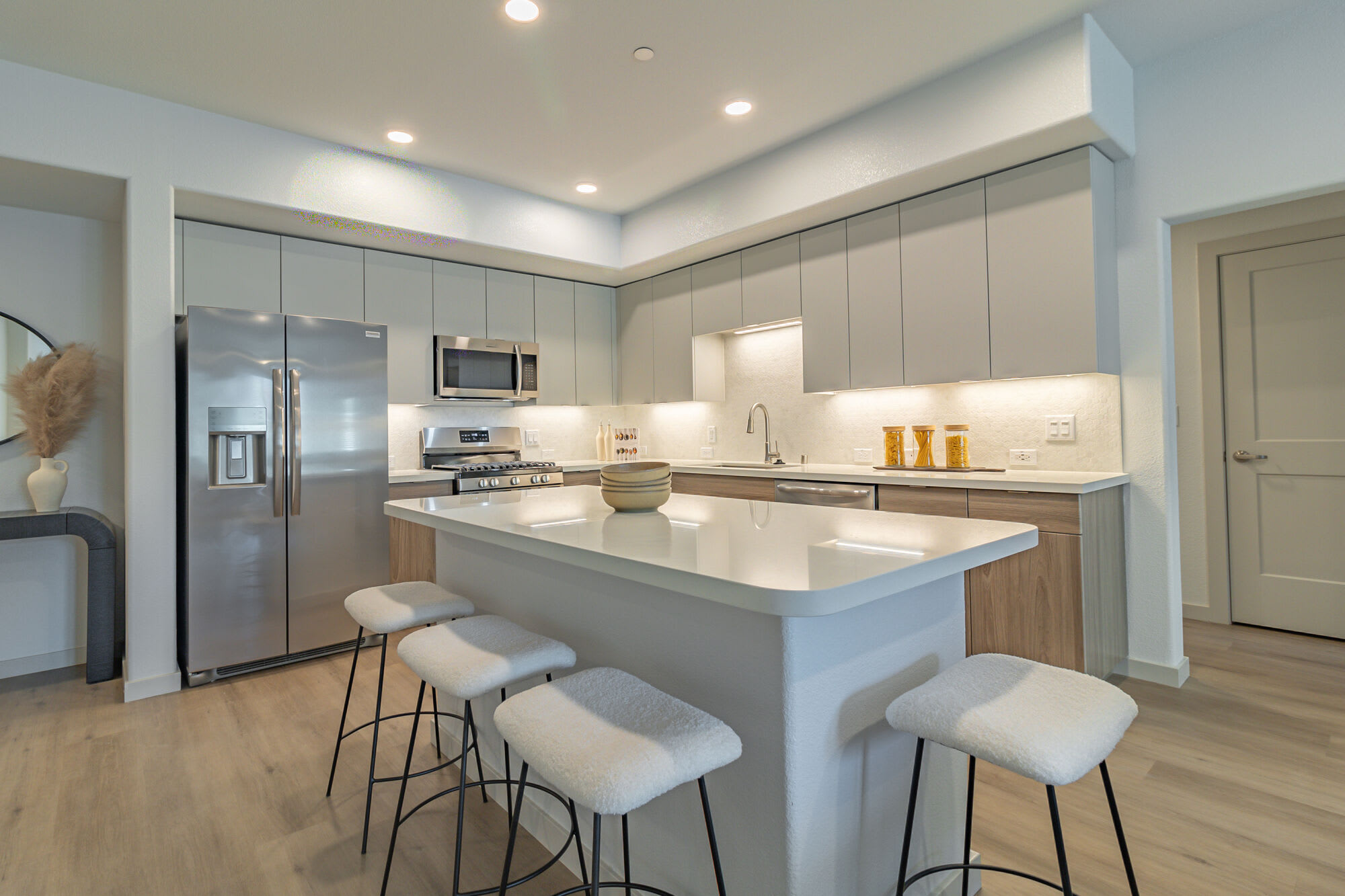 Soco Apartments – photo 1 of 212