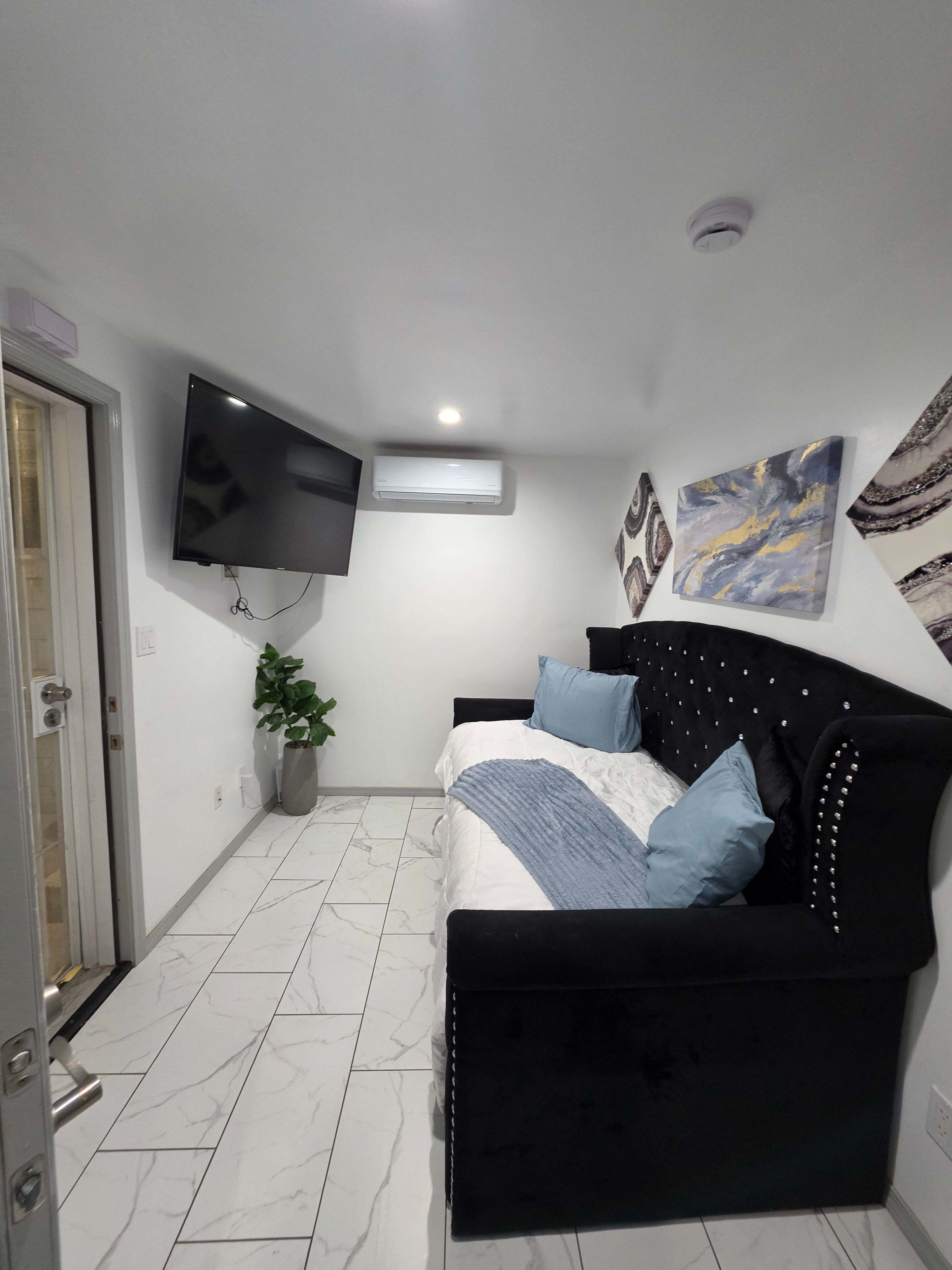124 1/2 East 135th Street – photo 1 of 11